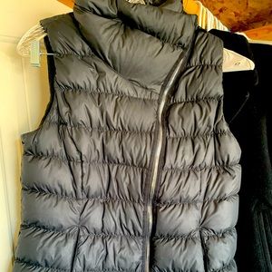 Athleta Black Vest Large